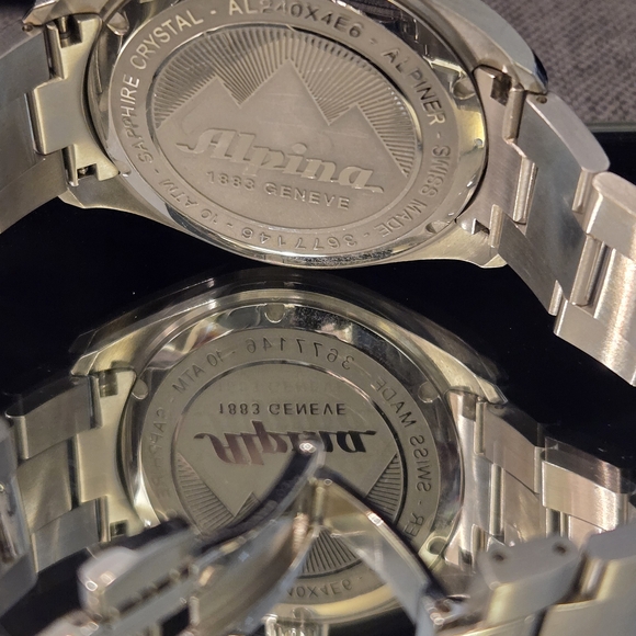 Alpina Alpiner Quartz Watch 42mm - Picture 12 of 12